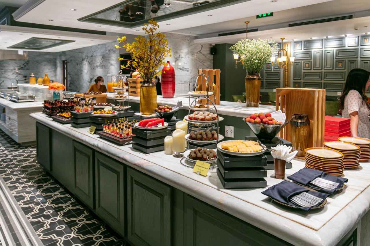 Peridot Grand Luxury Boutique Hotel هانوي المظهر الخارجي الصورة A dessert buffet